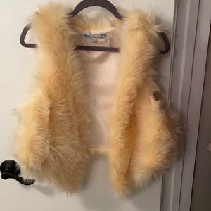 Off-white faux fur vest size Large
